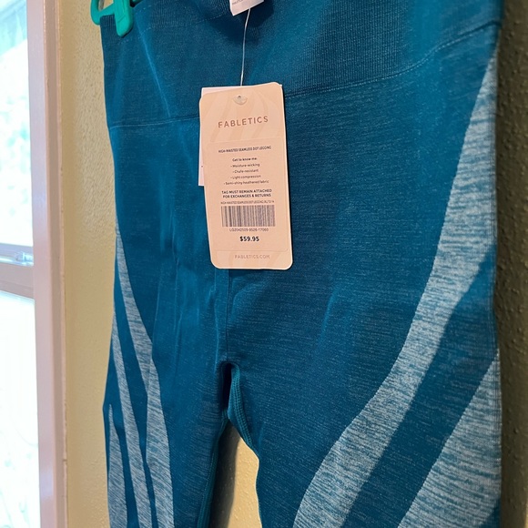 Fabletics exercise legging - Picture 3 of 5